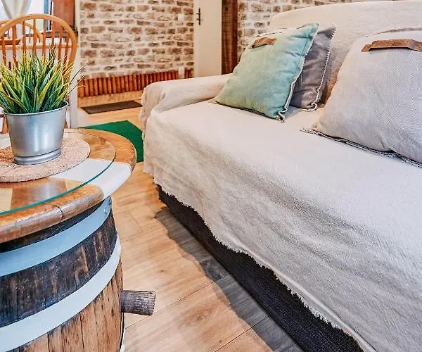 La Des Souhaits Villa *